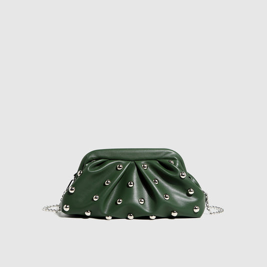 Sac clutch cloud à clous vert forêt — Nuage Rebelle | La Touche
